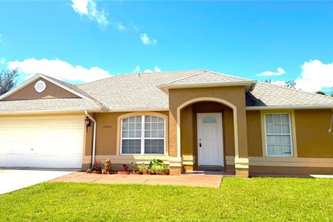House in Deltona, Florida 3 bedrooms, 114.83 sq.m. № 1913437 - photo 1