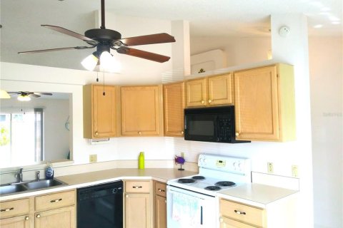 House in Deltona, Florida 3 bedrooms, 114.83 sq.m. № 1913437 - photo 5