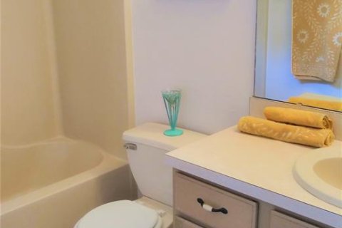 House in Deltona, Florida 3 bedrooms, 114.83 sq.m. № 1913437 - photo 7