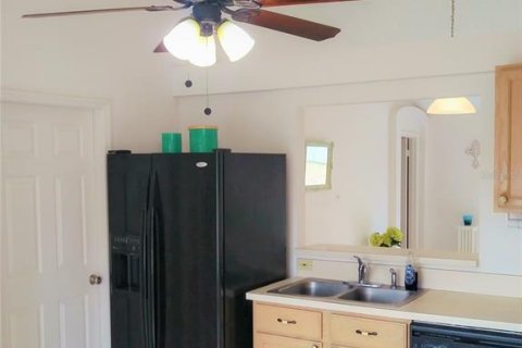 House in Deltona, Florida 3 bedrooms, 114.83 sq.m. № 1913437 - photo 11