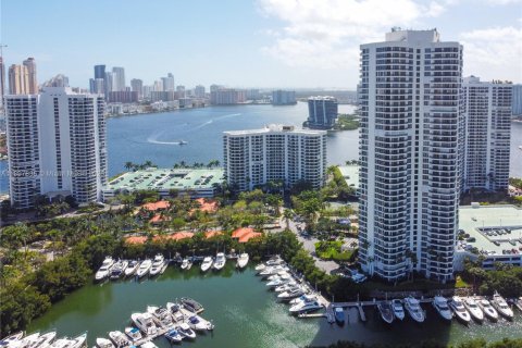 Condominio en alquiler en Aventura, Florida, 2 dormitorios, 109.72 m2 № 1950057 - foto 26