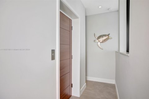 Casa en alquiler en Hollywood, Florida, 3 dormitorios, 342.44 m2 № 1962396 - foto 30