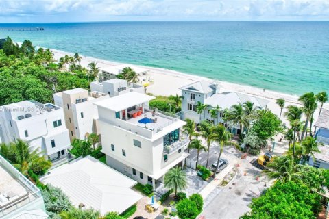 Casa en alquiler en Hollywood, Florida, 3 dormitorios, 342.44 m2 № 1962396 - foto 18
