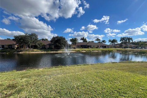 Villa ou maison à vendre à North Port, Floride: 3 chambres, 136.66 m2 № 2415412 - photo 10