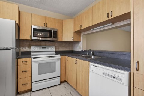 Condominio en venta en Margate, Florida, 2 dormitorios, 75.72 m2 № 2048717 - foto 7