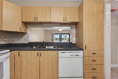 Condominio en venta en Margate, Florida, 2 dormitorios, 75.72 m2 № 2048717 - foto 8