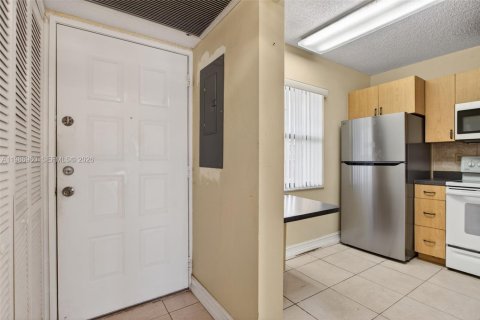 Condominio en venta en Margate, Florida, 2 dormitorios, 75.72 m2 № 2048717 - foto 11