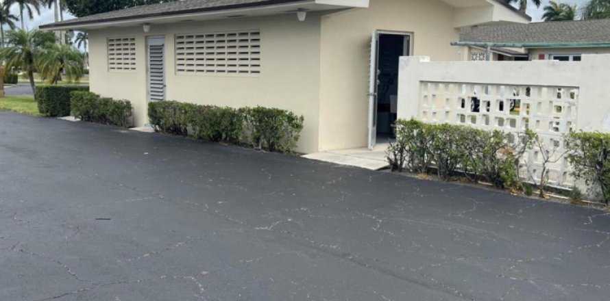 House in West Palm Beach, Florida 1 bedroom, 56.76 sq.m. № 1154338