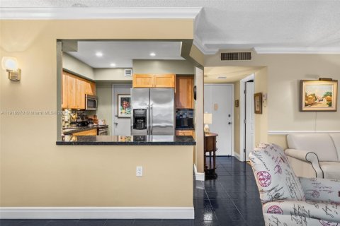 Купить кондоминиум в Халландейл-Бич, Флорида 1 спальня, 78.97м2, № 2017019 - фото 9