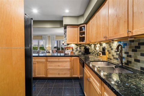 Купить кондоминиум в Халландейл-Бич, Флорида 1 спальня, 78.97м2, № 2017019 - фото 7