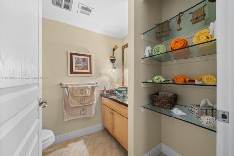 Купить кондоминиум в Халландейл-Бич, Флорида 1 спальня, 78.97м2, № 2017019 - фото 22