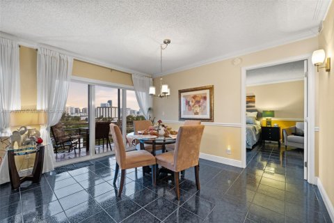 Купить кондоминиум в Халландейл-Бич, Флорида 1 спальня, 78.97м2, № 2017019 - фото 12