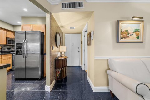 Купить кондоминиум в Халландейл-Бич, Флорида 1 спальня, 78.97м2, № 2017019 - фото 8