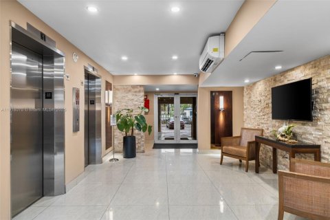 Купить кондоминиум в Халландейл-Бич, Флорида 1 спальня, 78.97м2, № 2017019 - фото 27