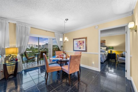 Купить кондоминиум в Халландейл-Бич, Флорида 1 спальня, 78.97м2, № 2017019 - фото 3