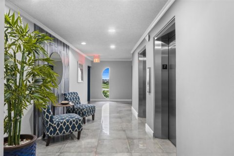 Купить кондоминиум в Халландейл-Бич, Флорида 1 спальня, 78.97м2, № 2017019 - фото 23