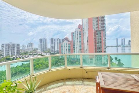 Condo in Aventura, Florida, 2 bedrooms  № 1814600 - photo 2