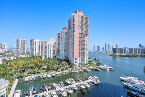 Condo in Aventura, Florida, 2 bedrooms  № 1814600 - photo 1