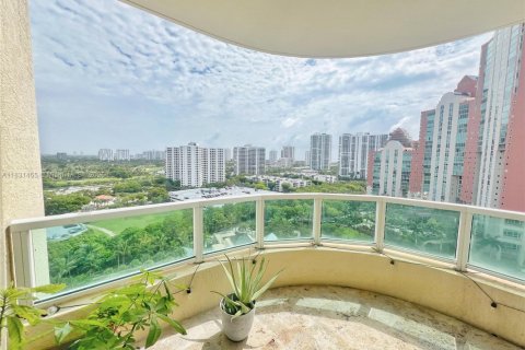Condo in Aventura, Florida, 2 bedrooms  № 1814600 - photo 3