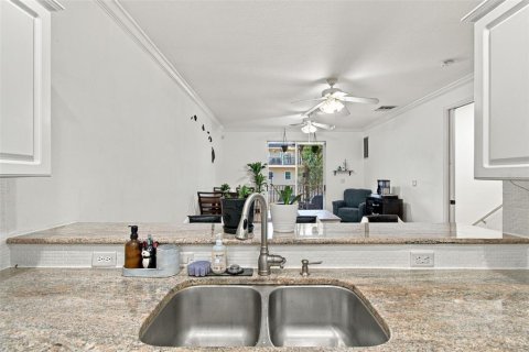 Adosado en venta en Tampa, Florida, 3 dormitorios, 188.5 m2 № 2385577 - foto 14