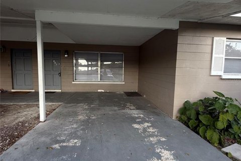 Appartement à North Port, Floride 2 chambres, 60.39 m2 № 2299914