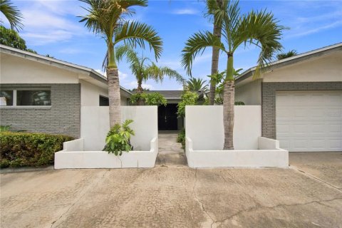 Villa ou maison à vendre à Tierra Verde, Floride: 2 chambres, 132.85 m2 № 2285678 - photo 20