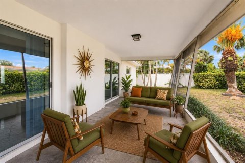 Villa ou maison à vendre à Tierra Verde, Floride: 2 chambres, 132.85 m2 № 2285678 - photo 11