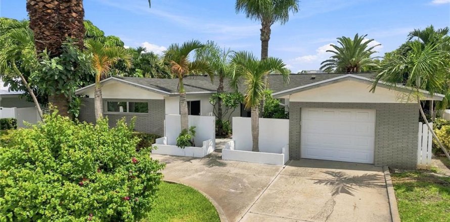 Villa ou maison à Tierra Verde, Floride 2 chambres, 132.85 m2 № 2285678