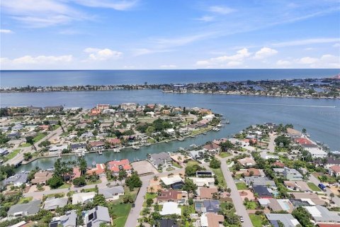 Villa ou maison à vendre à Tierra Verde, Floride: 2 chambres, 132.85 m2 № 2285678 - photo 16