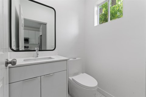Casa en alquiler en Pompano Beach, Florida, 3 dormitorios, 131.46 m2 № 1893448 - foto 8