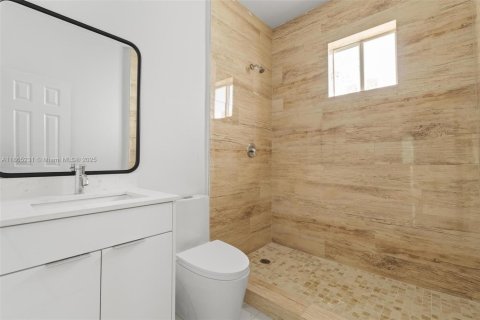 Casa en alquiler en Pompano Beach, Florida, 3 dormitorios, 131.46 m2 № 1893448 - foto 12