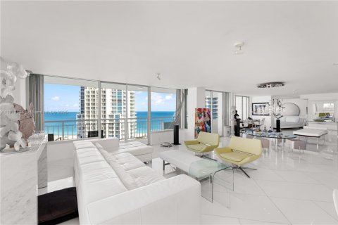 Condominio en venta en Miami Beach, Florida, 2 dormitorios, 144.83 m2 № 1968051 - foto 16