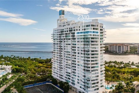 Condominio en venta en Miami Beach, Florida, 2 dormitorios, 144.83 m2 № 1968051 - foto 2