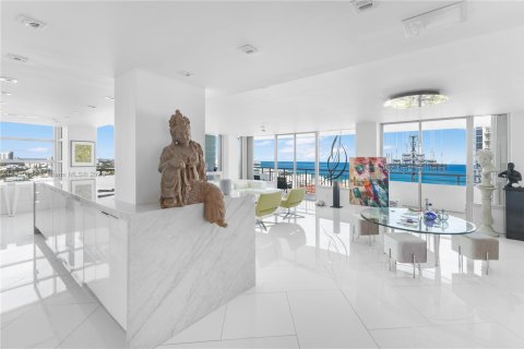Condominio en venta en Miami Beach, Florida, 2 dormitorios, 144.83 m2 № 1968051 - foto 15