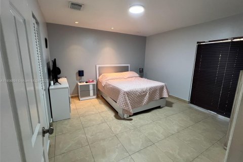 Copropriété à vendre à Hialeah, Floride: 2 chambres, 100.33 m2 № 1963418 - photo 10