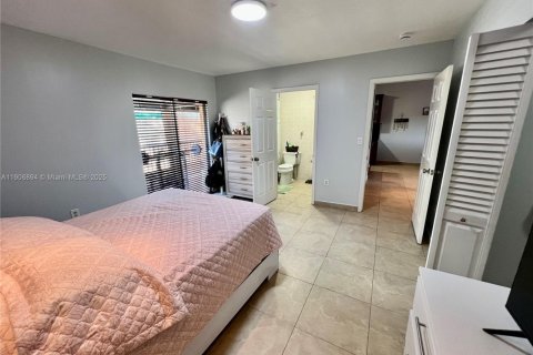 Copropriété à vendre à Hialeah, Floride: 2 chambres, 100.33 m2 № 1963418 - photo 11