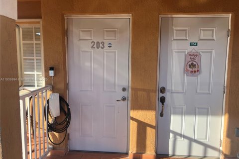 Condo à Hialeah, Floride, 2 chambres  № 1963418