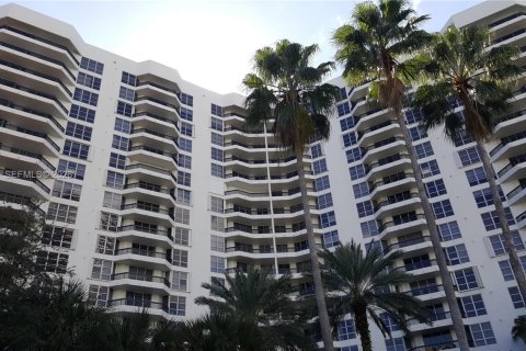 Appartement à louer à Aventura, Floride: 2 chambres, 101.36 m2 № 2256267 - photo 30
