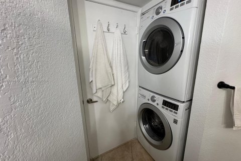 Appartement à louer à Aventura, Floride: 2 chambres, 101.36 m2 № 2256267 - photo 23