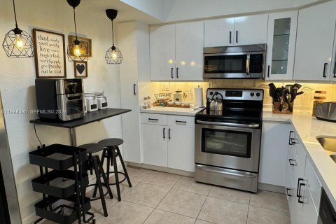 Appartement à louer à Aventura, Floride: 2 chambres, 101.36 m2 № 2256267 - photo 9