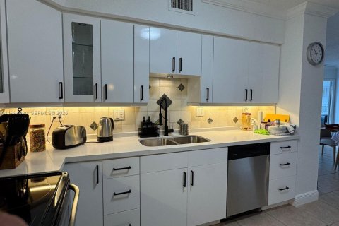 Appartement à louer à Aventura, Floride: 2 chambres, 101.36 m2 № 2256267 - photo 11