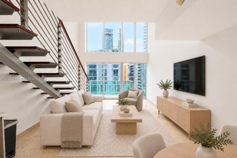 Condo in Miami, Florida, 1 bedroom № 2261133 - photo 3