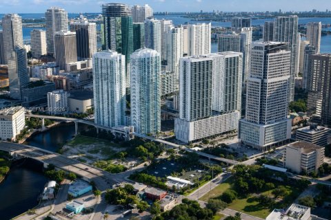 Condo in Miami, Florida, 1 bedroom № 2261133 - photo 19
