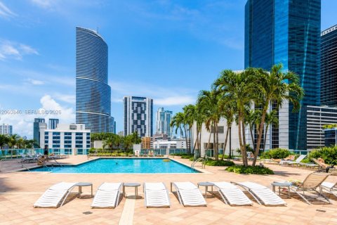 Condo in Miami, Florida, 1 bedroom № 2261133 - photo 16