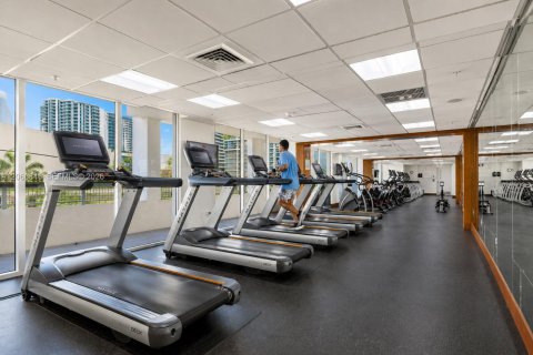 Condo in Miami, Florida, 1 bedroom № 2261133 - photo 21