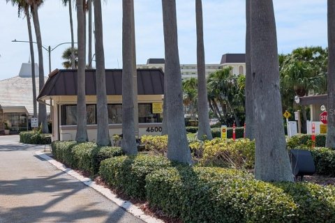 Condominio en alquiler en Madeira Beach, Florida, 2 dormitorios, 96.62 m2 № 1916454 - foto 2