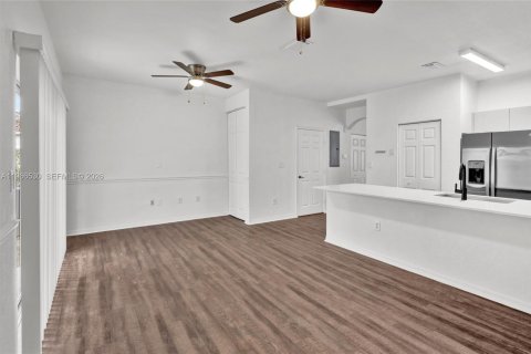 Touwnhouse à vendre à Miramar, Floride: 3 chambres, 139.82 m2 № 2028226 - photo 8
