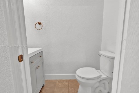 Touwnhouse à vendre à Miramar, Floride: 3 chambres, 139.82 m2 № 2028226 - photo 9