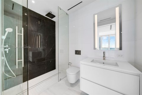 Condominio en venta en Miami, Florida, 2 dormitorios, 122.35 m2 № 1756058 - foto 9