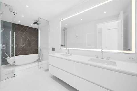 Condominio en venta en Miami, Florida, 2 dormitorios, 122.35 m2 № 1756058 - foto 6